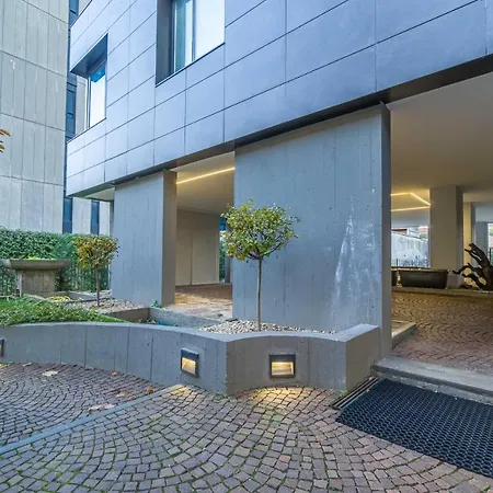 Guesthost - San Salvario & Porta Nuova Modern Mini Apartment Turin