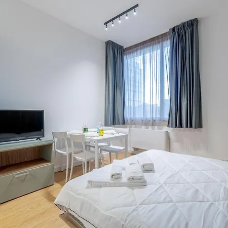 Guesthost - San Salvario & Porta Nuova Modern Mini Appartement *