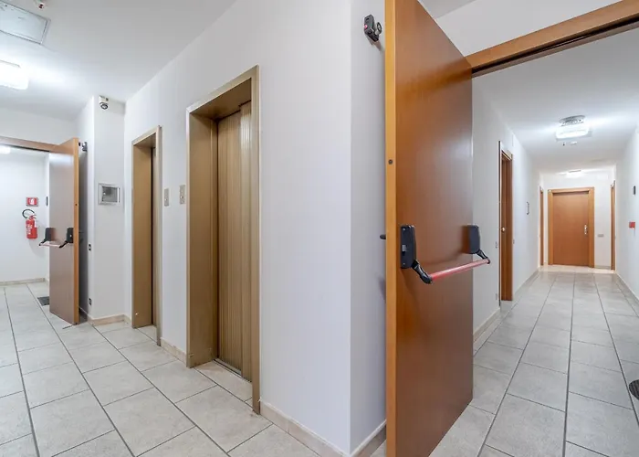 Guesthost - San Salvario & Porta Nuova Modern Mini Apartamento Turim