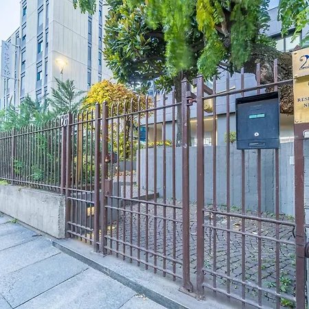 Guesthost - San Salvario & Porta Nuova Modern Mini Apartament